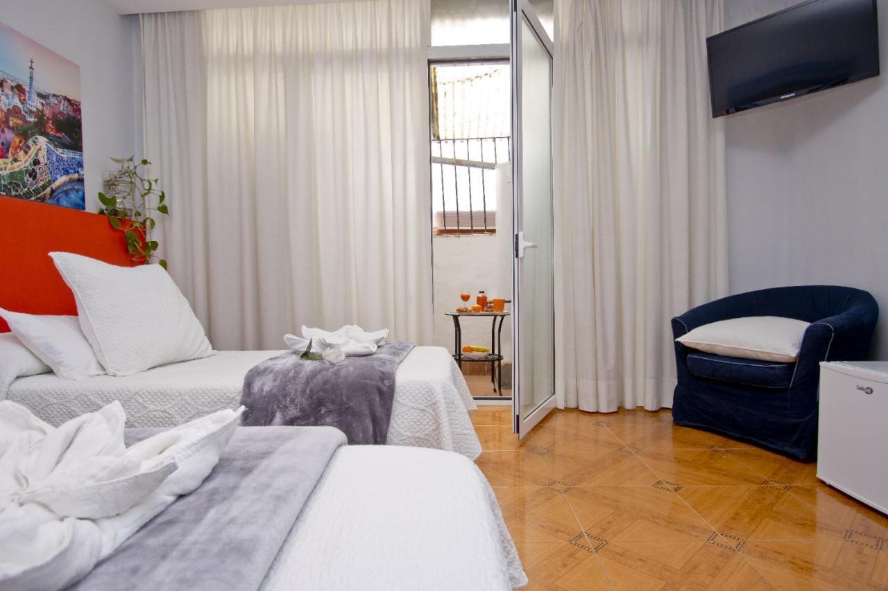 Barcelona City Centre Hostal Exterior photo